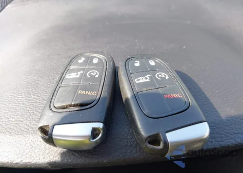 2019 Jeep Cherokee Limited 4X4 z USA, uszkodzony, nr VIN 1C4PJMDX3KD334478